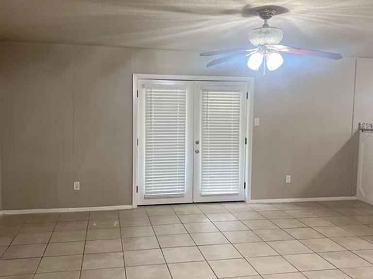 5809 Lance Ct — Photo 3