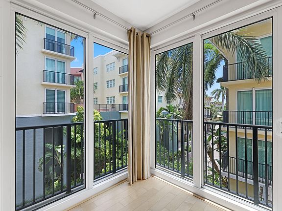 5th image of 225 NE 1st Street #302