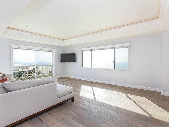5th image of 101 California Ave Unit 901