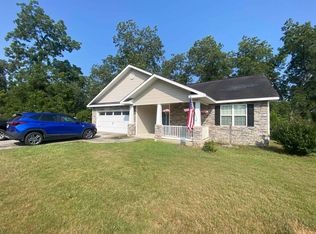 188 Village Cir, Cochran, GA 31014