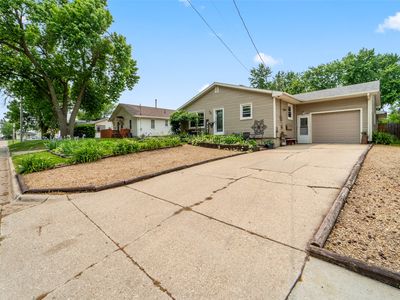 327 E 11th St S, Newton, IA, 50208