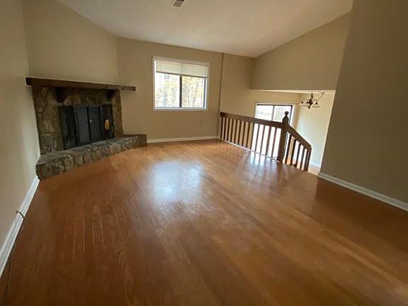 2nd image of 712 Emerald Forest Cir