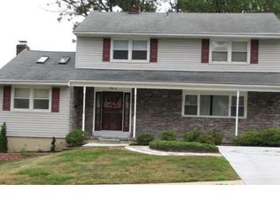 118 Belle Arbor Dr, Cherry Hill, NJ 08034