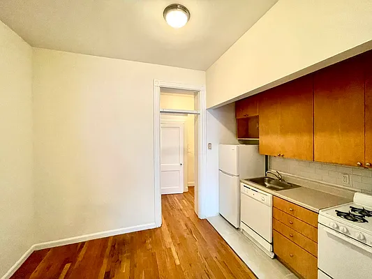 Rented by Pear NYC LLC | media 46