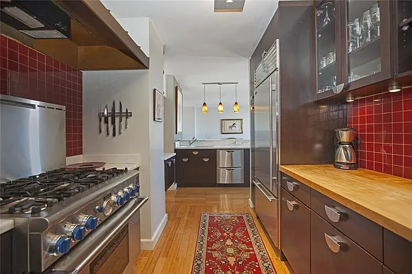 Sold by Qwest Residential Downtown LLC | media 17