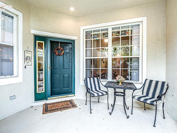 4th image of 1683 SW Harbour Isles Cir
