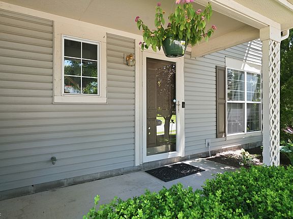 3rd image of 12519 Clearview Ln