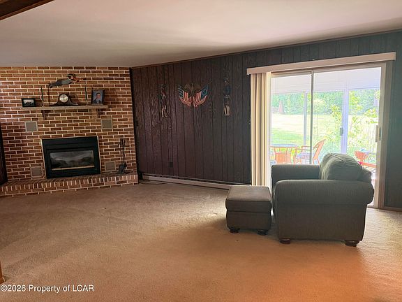 4th image of 70 Aristocrat Cir
