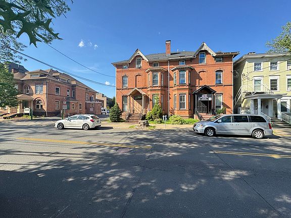 5th image of 59 Trumbull St APT 2
