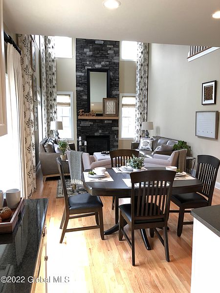 5th image of 10 Balsam Court