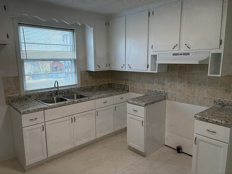 3225 Panorama Dr — Photo 3