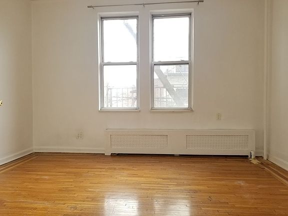 3rd image of 2107 38th St APT 2R