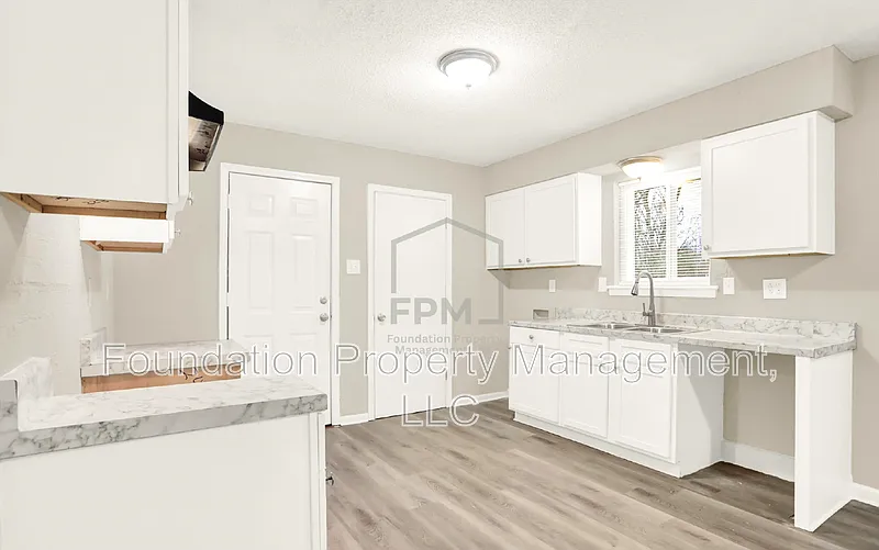 3 bed, 1.0 bath, $1,350 — Photo 3