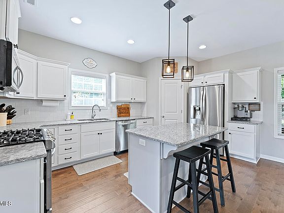2nd image of 7526 Bellingham Dr