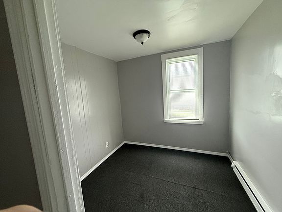 2nd image of 123 Gibson St #1