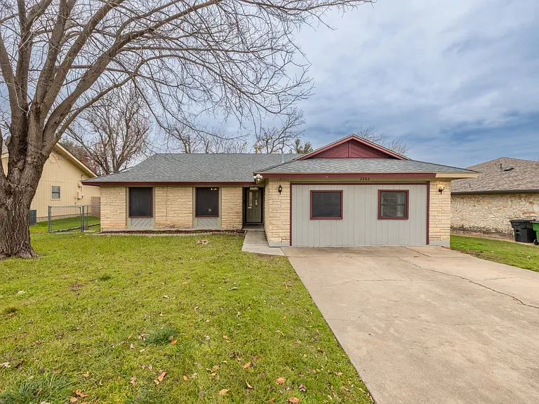 2202 Oxford Blvd — Photo 59