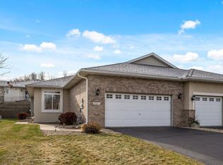 8911 Preserve Trl, Savage, MN 55378