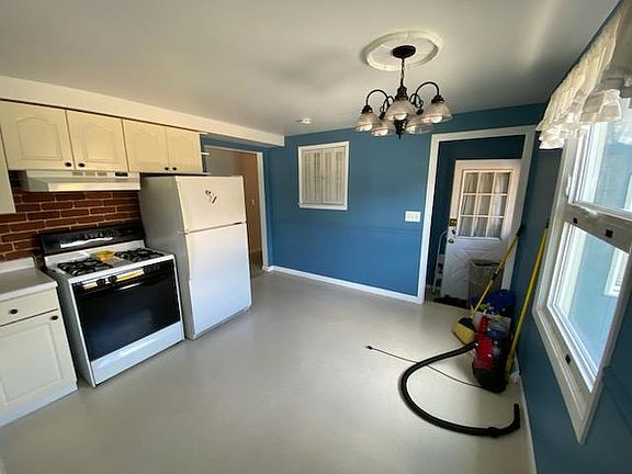 5th image of 290 Seabert Ave