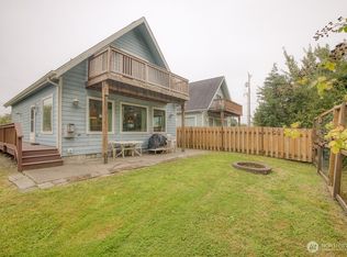 133 N 1st St, Pacific Beach, WA 98571