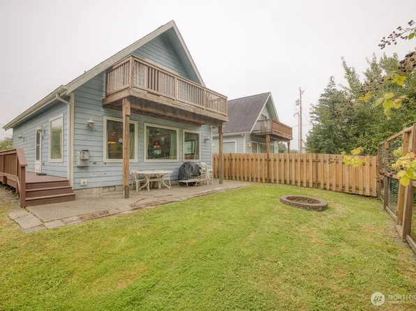 133 N 1st Street, Pacific Beach, WA 98571