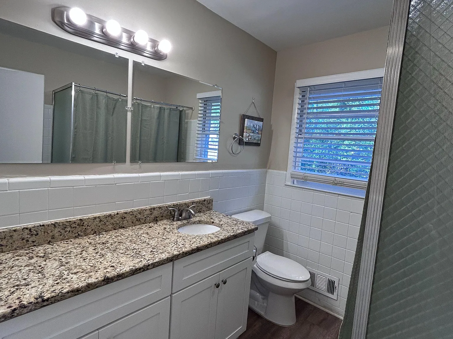 4 bed, 3.0 bath, 2040 sqft, $862 — Photo 4