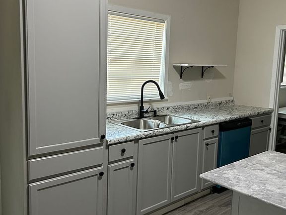 2nd image of 3020 Regent St