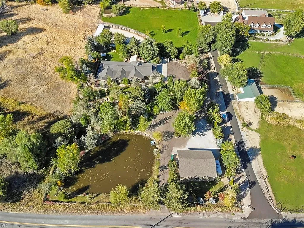 1825 W Huffaker Ln photo 1