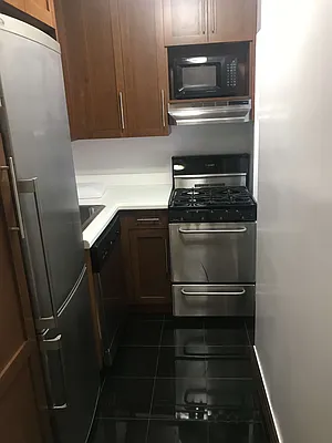 Rented by Avenues Real Estate | media 22