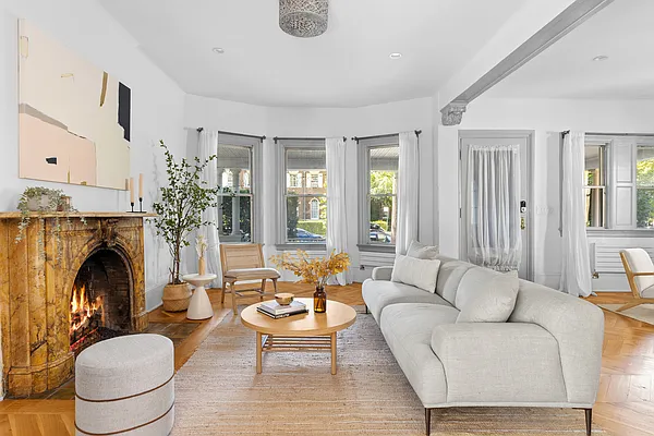 Sold by Compass | media 3