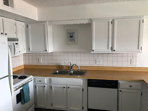 Kitchen/ Brand New