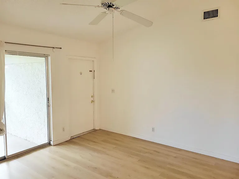 6285 Chasewood Dr #F — Photo 10