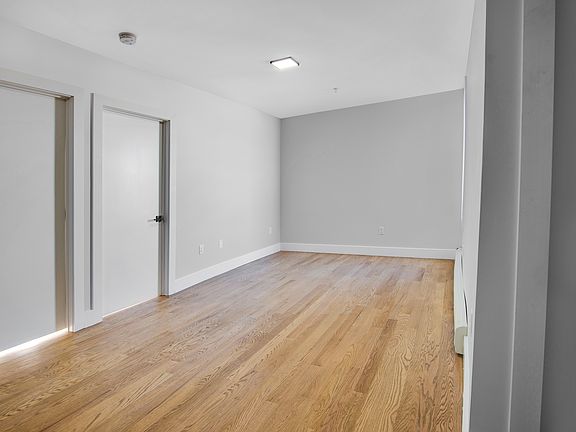 4th image of 70 Lexington Ave #18Q