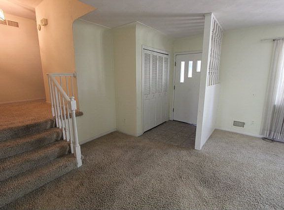 2nd image of 837 Crestmere Ct