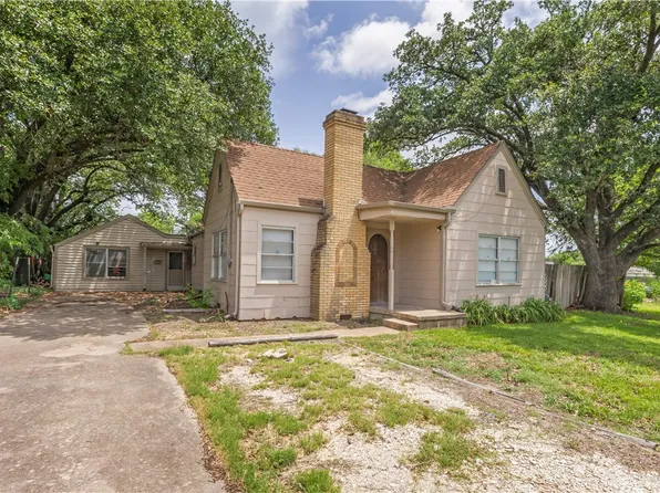 1545 E Wm J Bryan Pkwy, Bryan, TX 77803