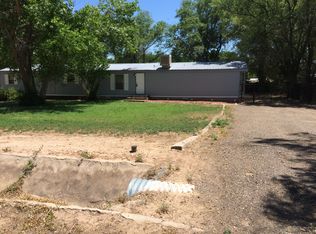 555 Esperanza Dr, Bosque Farms, NM 87068