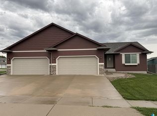 2913 S Grinnell Ave, Sioux Falls, SD 57106