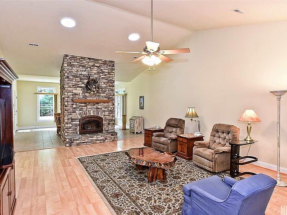 3rd image of 2563 Berne Ln