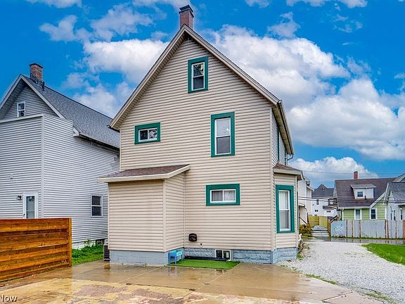 3rd image of 3027 Glen Pl NW