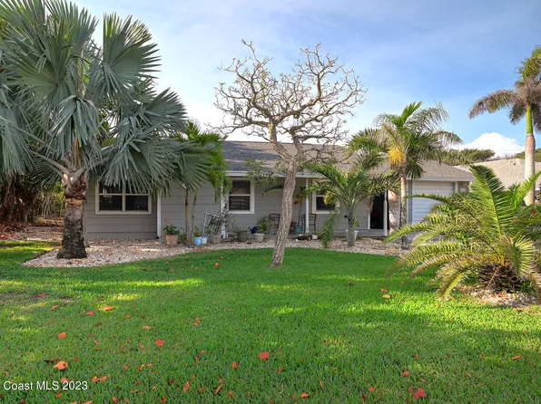 99 Pelican Dr, Melbourne Beach, FL 32951
