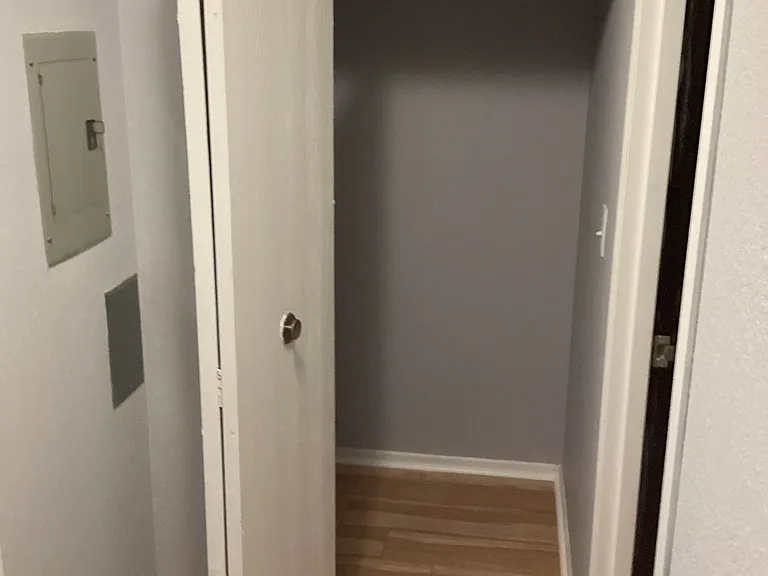 225 N Elizabeth St #1E — Photo 5