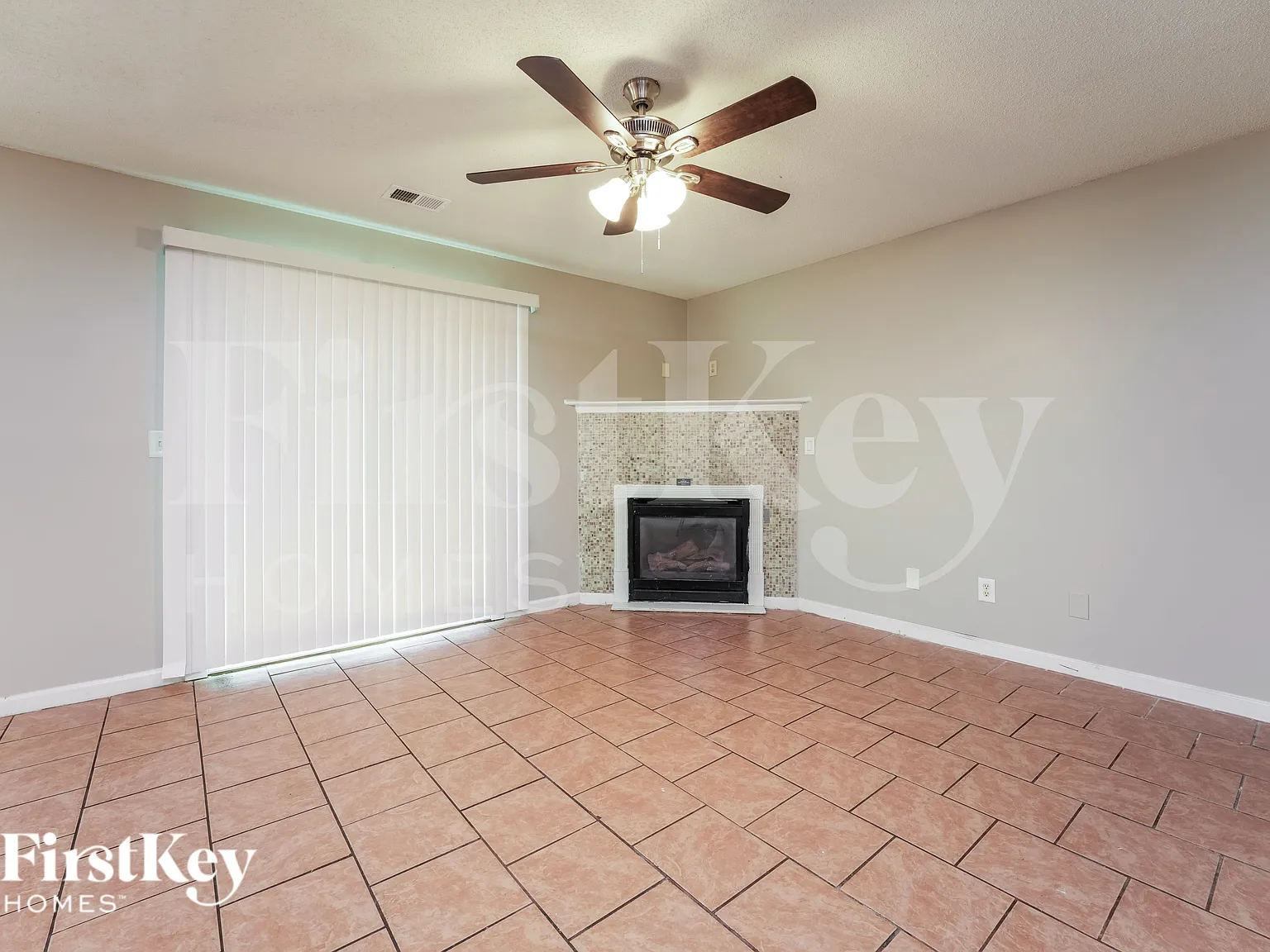 4 bed, 2.0 bath, 1519 sqft, $1,655 — Photo 2