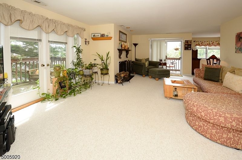 1st image of 602 SKYLINE DR