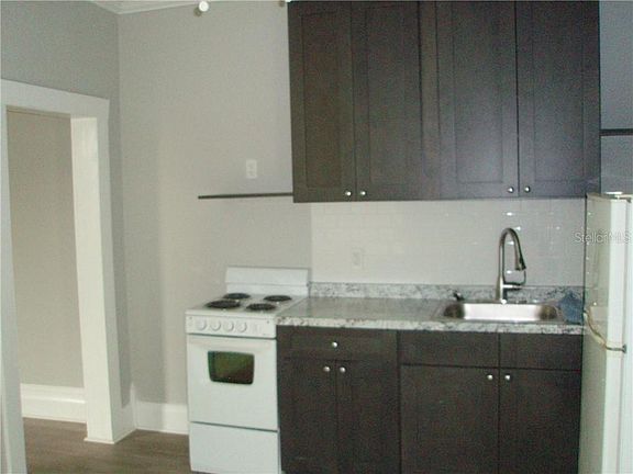 4th image of 212 N Ring Ave APT 1