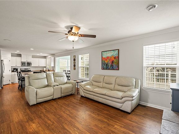 4th image of 406 Hindman Dr