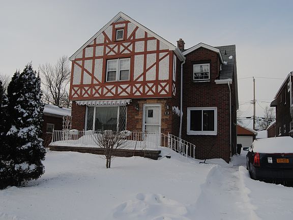 3rd image of 72 Leonard St
