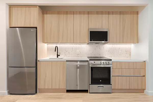 Rented by LL Real Estate Services | media 13