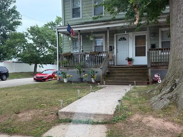 231 Clinton St, Woodbridge, NJ 07095