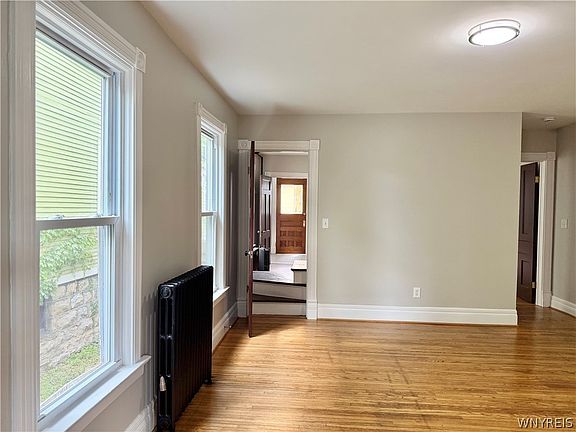 4th image of 64 Trinity Pl