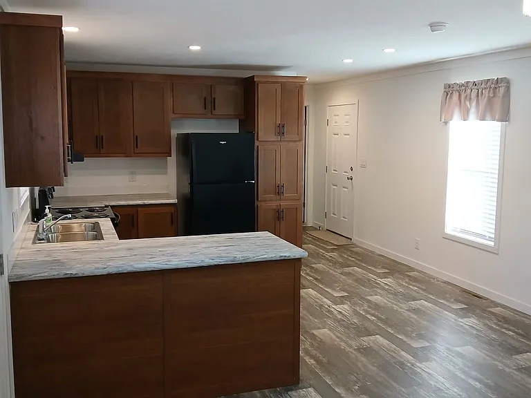 2718 4th Ave — Photo 3