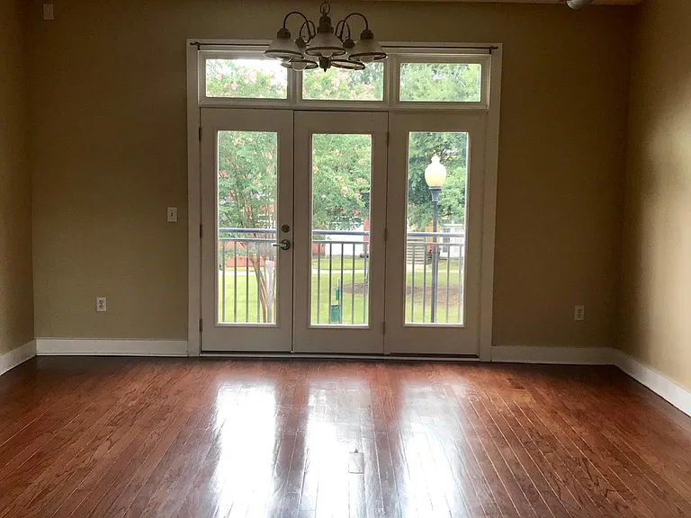 502 Pryor St SW — Photo 1